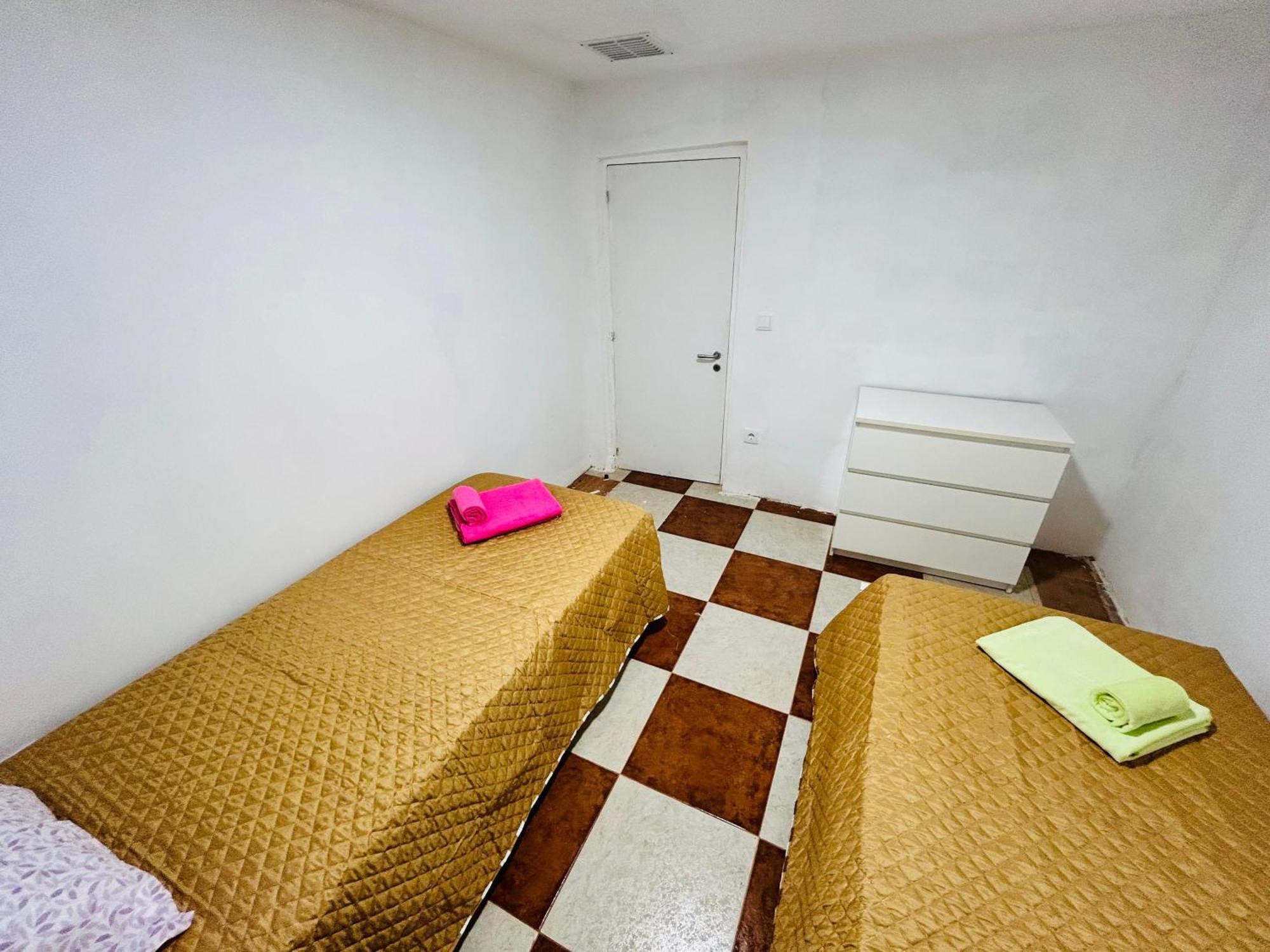 Japji Guest House Esmeriz Vitoria Exterior foto