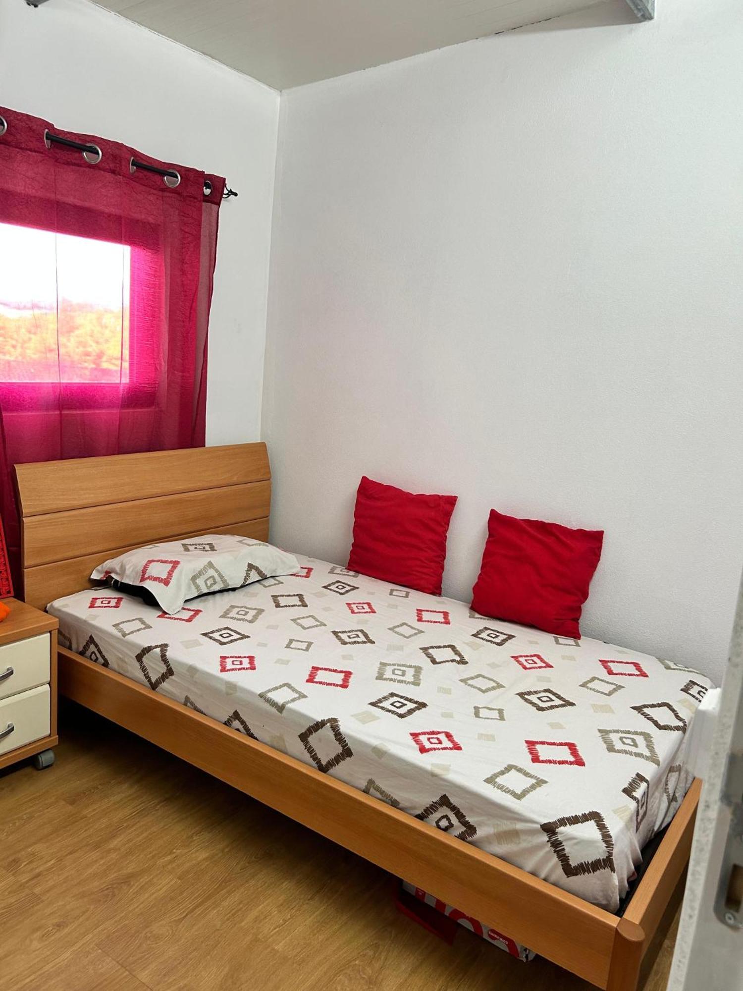 Japji Guest House Esmeriz Vitoria Exterior foto